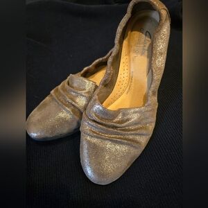 Jenette Ruby Metalic Pewter Clarks Shoe